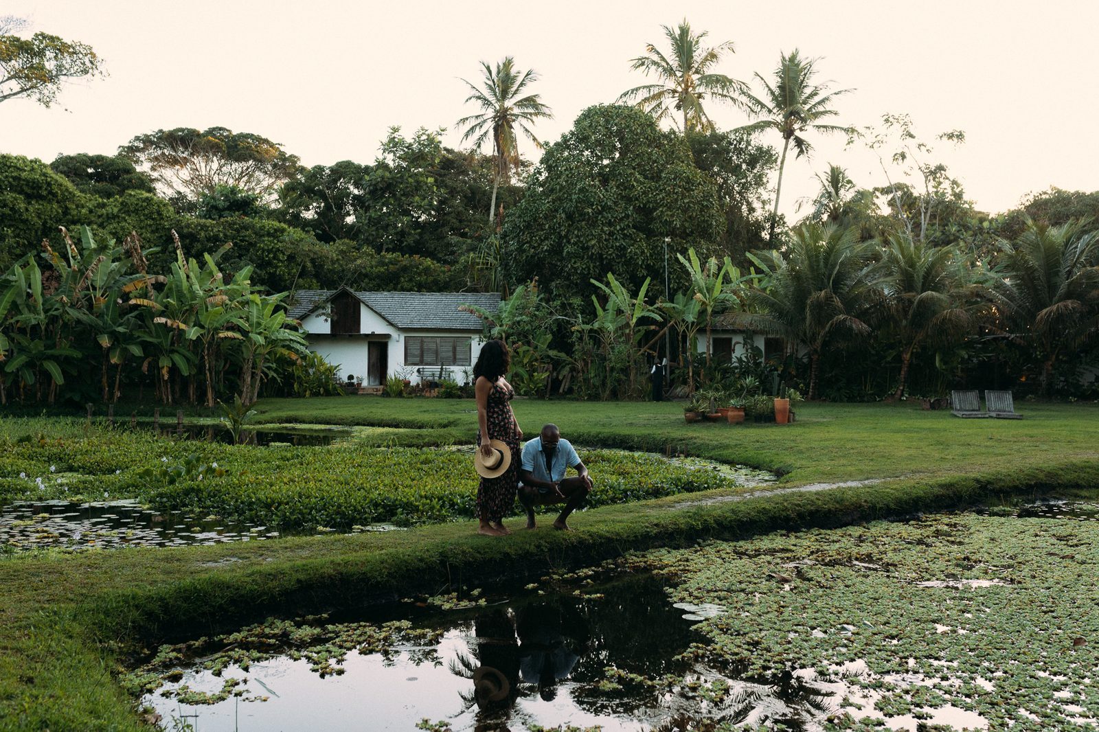 Casal na lagoa